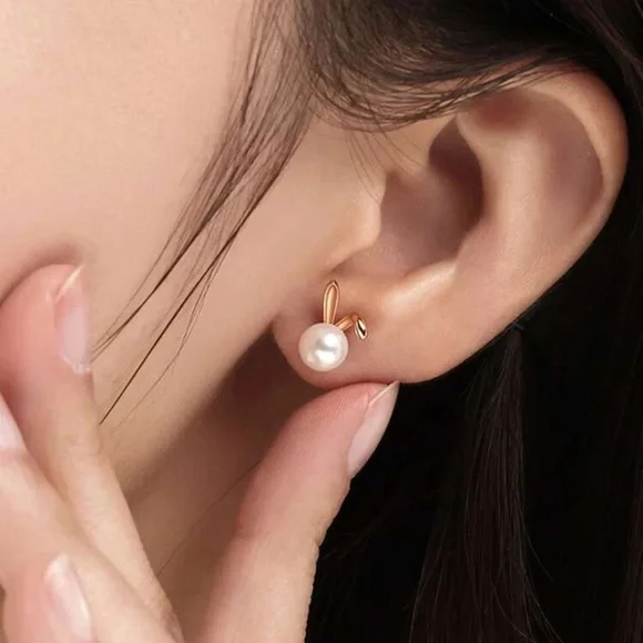 🐰 Bunny Pearl Earrings 🐰 - Picture 2 of 5
